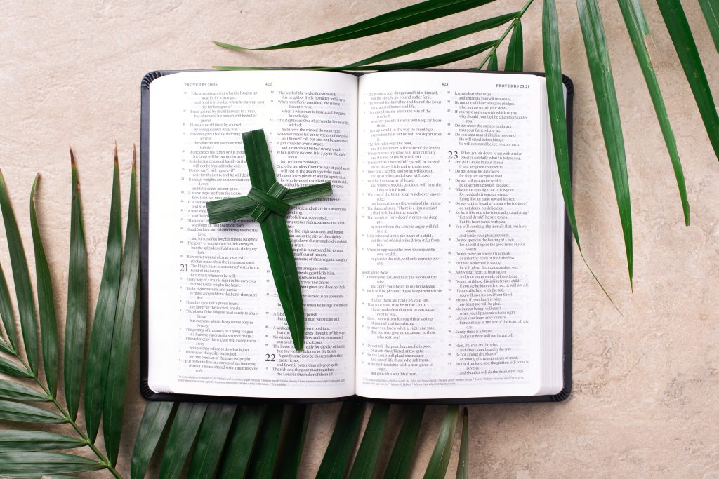 biblia en la semana santa